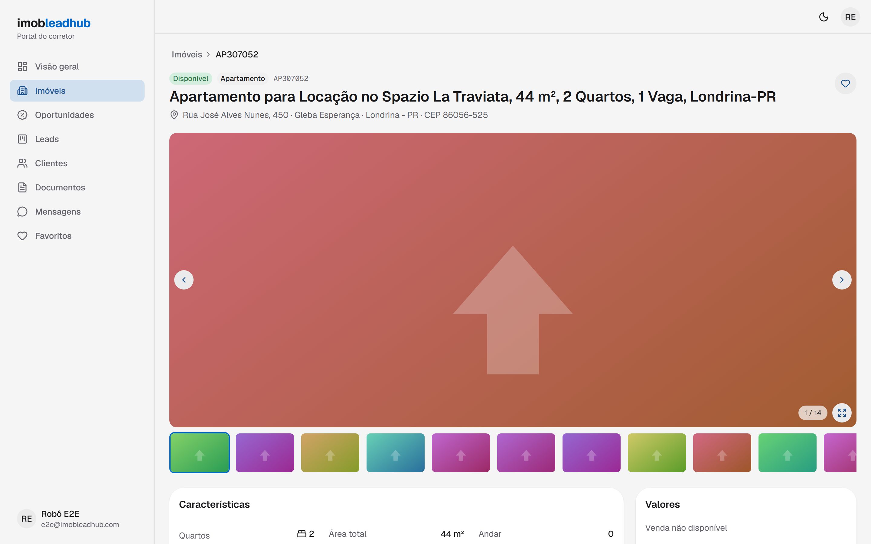 Página de detalhes de um imóvel com galeria de fotos